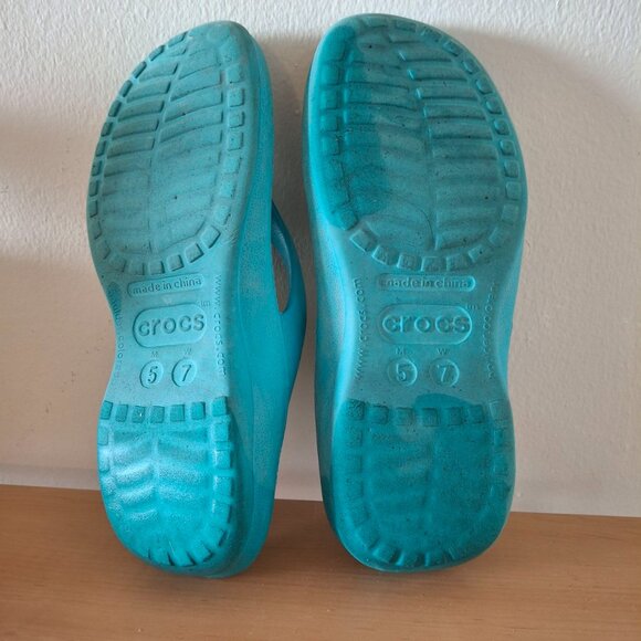 Crocs Women's Blue Flip Flops - Picture 4 of 5